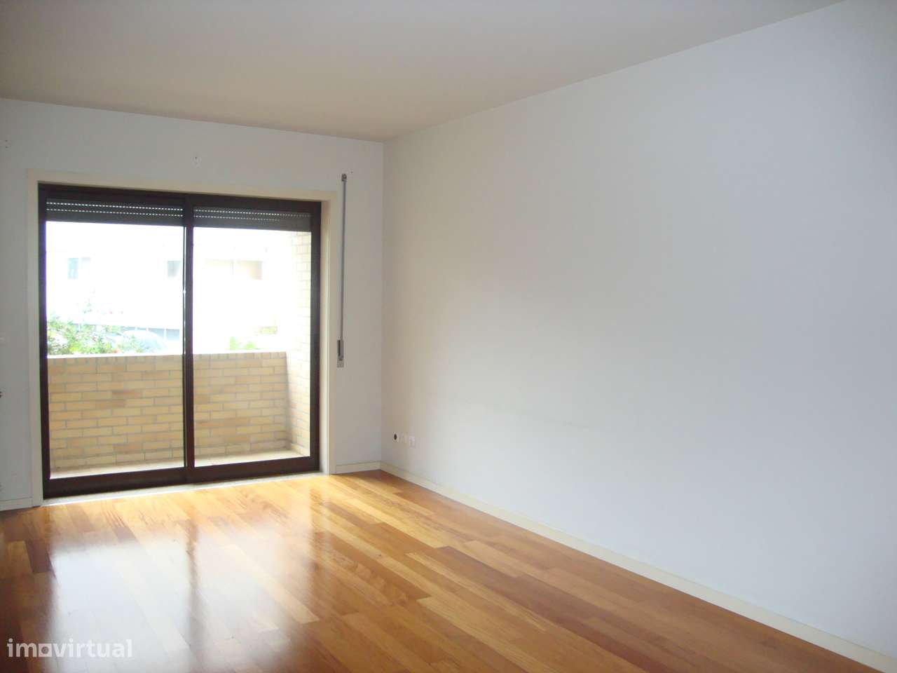 Excelente T1 c/Garagem - Hospital Pedro Hispano/Metro - Grande imagem: 5/23