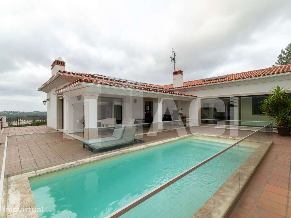 Magnífica Moradia V3+1 com Piscina - Porto de Mós-0