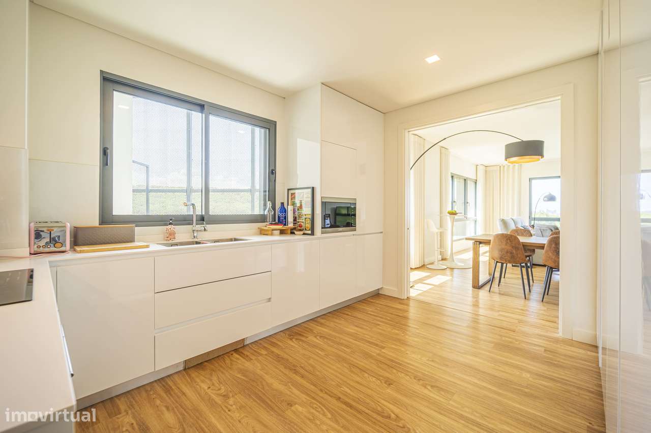 T4 | 183 m² | Miraflores | Vistas Monsanto + Rio-5