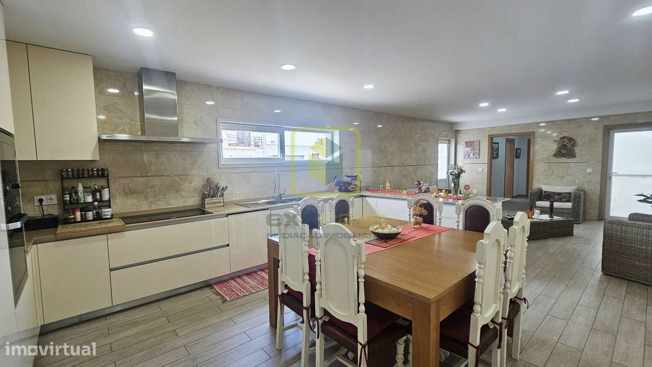 Moradia de Luxo a 5 Minutos da Praia da Barra-6