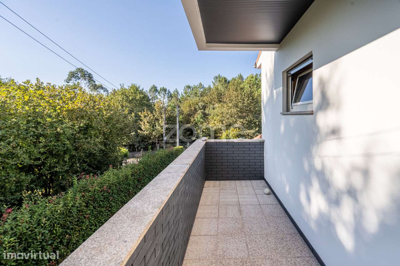 Moradia T3 Com Piscina-47