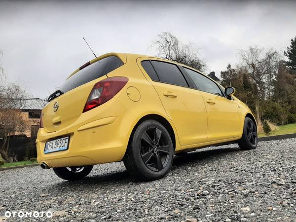 Opel Corsa 1.2 16V Cosmo - 20