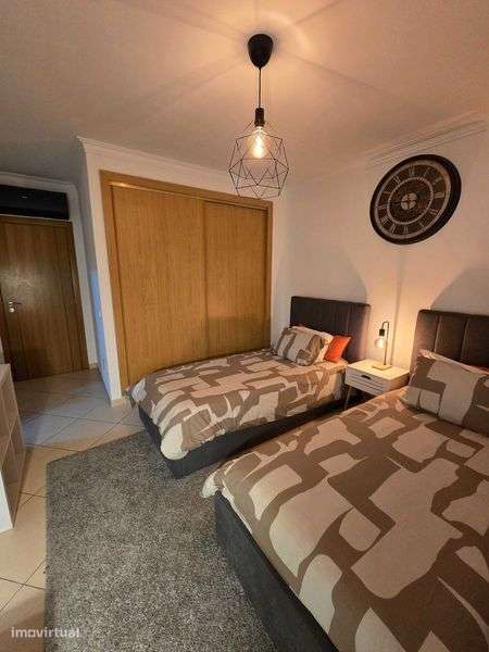 Moradia mobilada e equipada em condomínio fechado com piscina - Grande imagem: 5/12