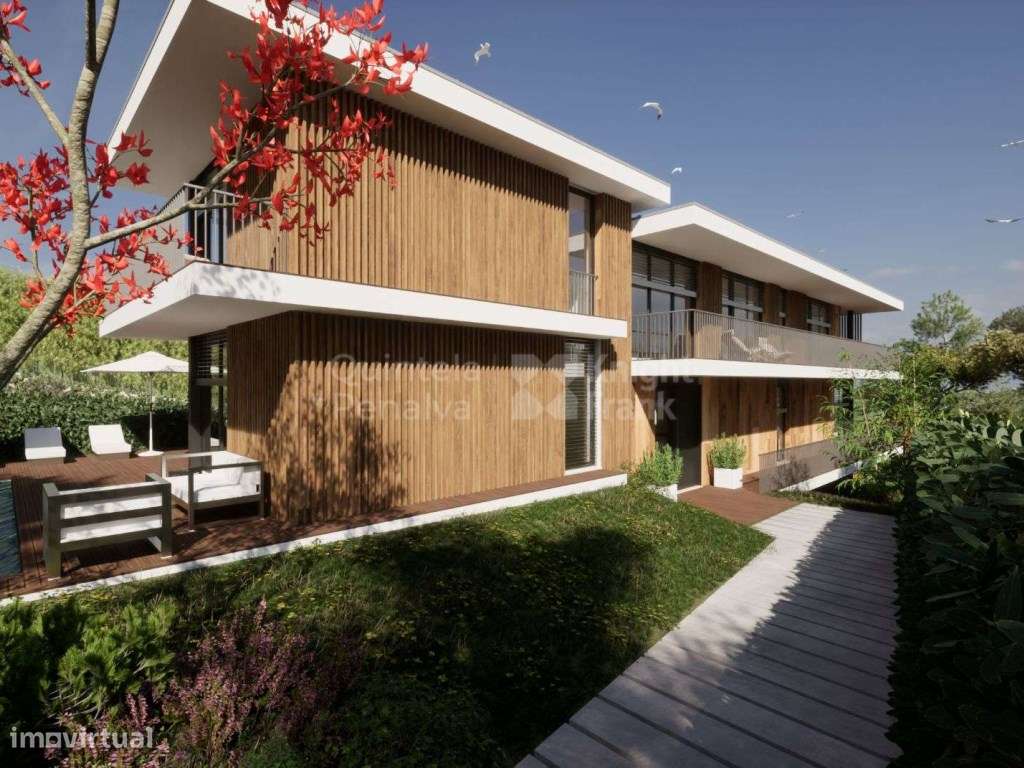 Terreno de 1400 m2 com projeto aprovado para duas moradias no Estoril - Grande imagem: 4/38