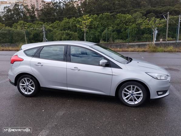 Ford Focus 1.5 TDCi DPF S&S Trend - 6