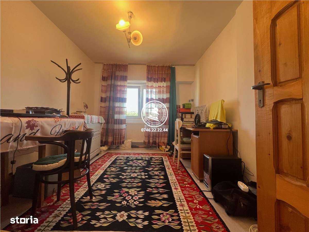 Apartament decomandat cu 4 camere, 2 băi și 2 balcoane - Imagine principală: 1/12