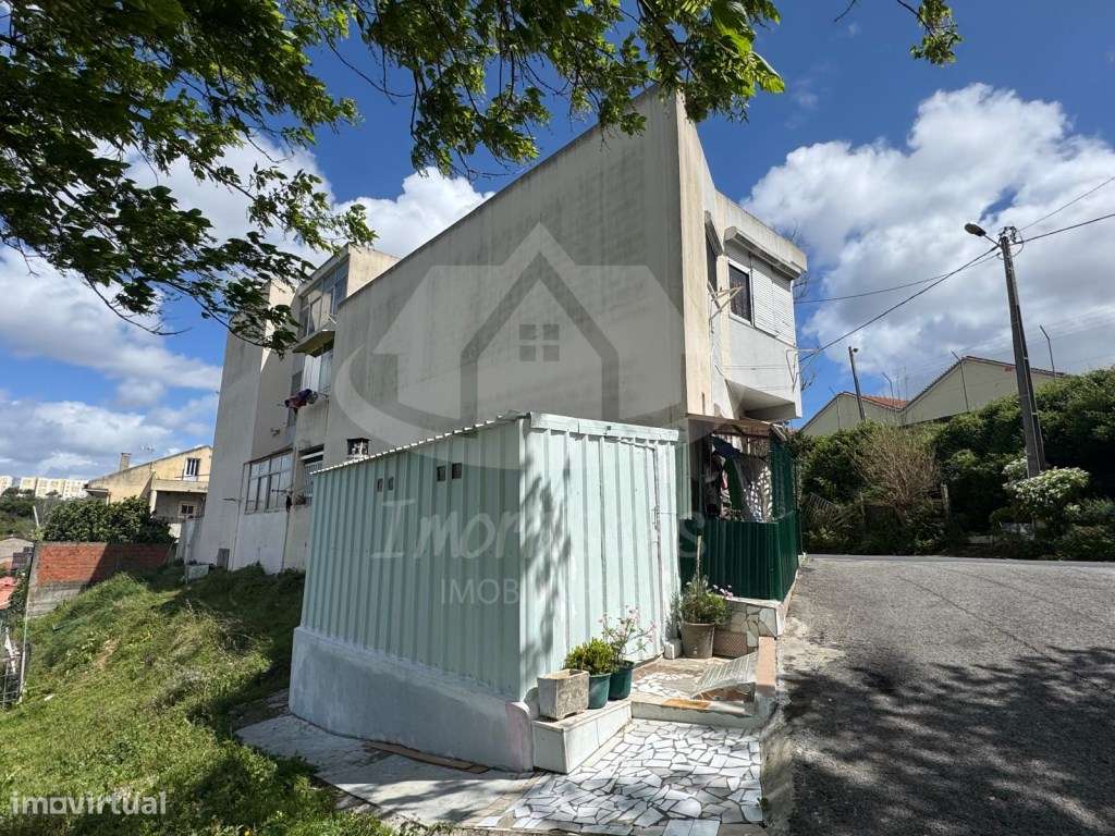 Prédio com 9 frações para investimento no Olival Basto, Póvoa de Sa... - Grande imagem: 5/7