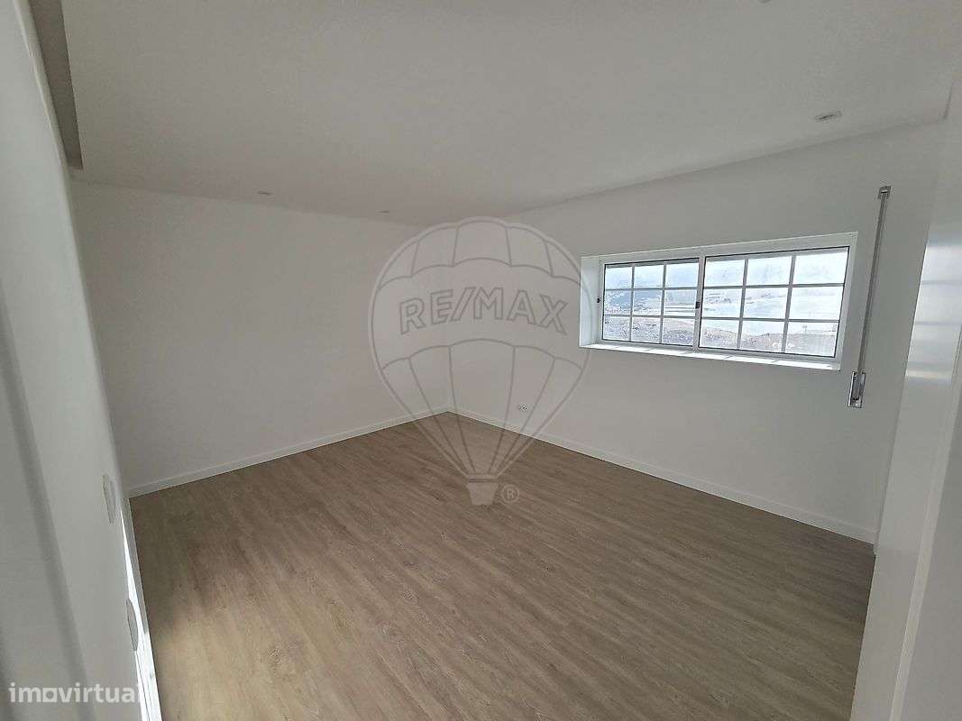 Moradia T2 para arrendamento - Grande imagem: 2/27