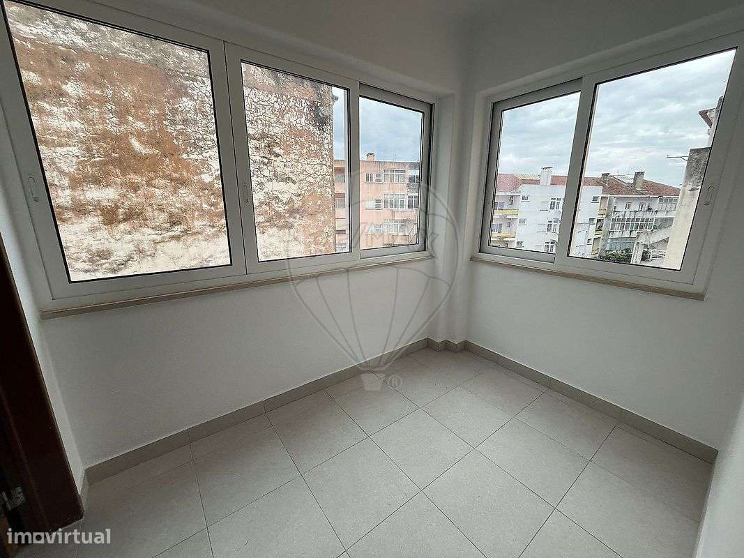 Apartamento T3 para arrendamento - Grande imagem: 2/11