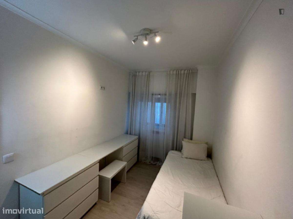 Quarto - localizado em Penha de França Lisbon - Grande imagem: 5/10