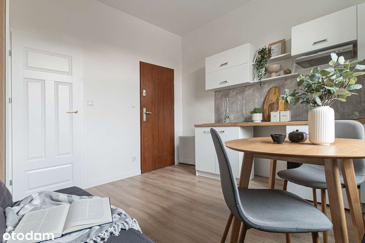 Nowoczesna kawalerska w centrum Otwock - Pełny obrazek: 5/8