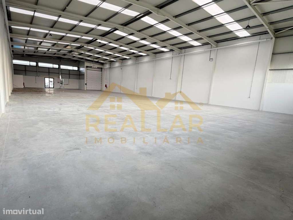 Pavilhão Industrial de 1.200 m² em Barcelos - Potência de 200 kVA e...-6
