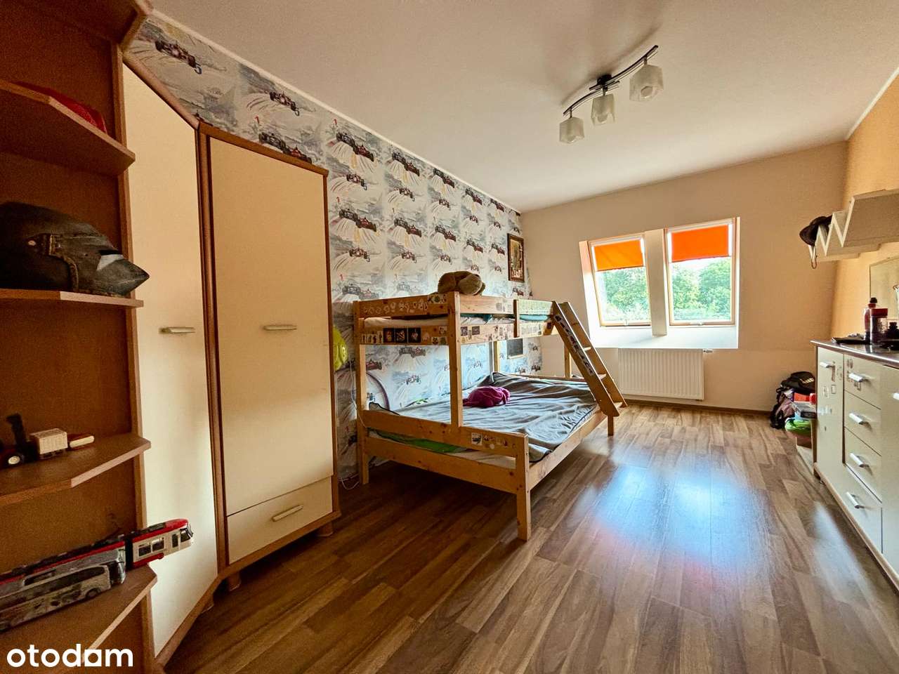 Przestronne mieszkanie + miejsce w hali garażowej-8