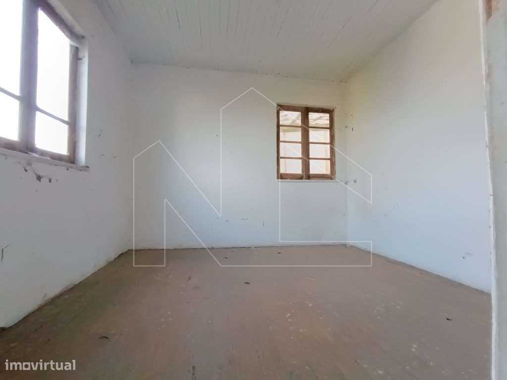 Moradia T3 para recuperar Valongo do Vouga-2