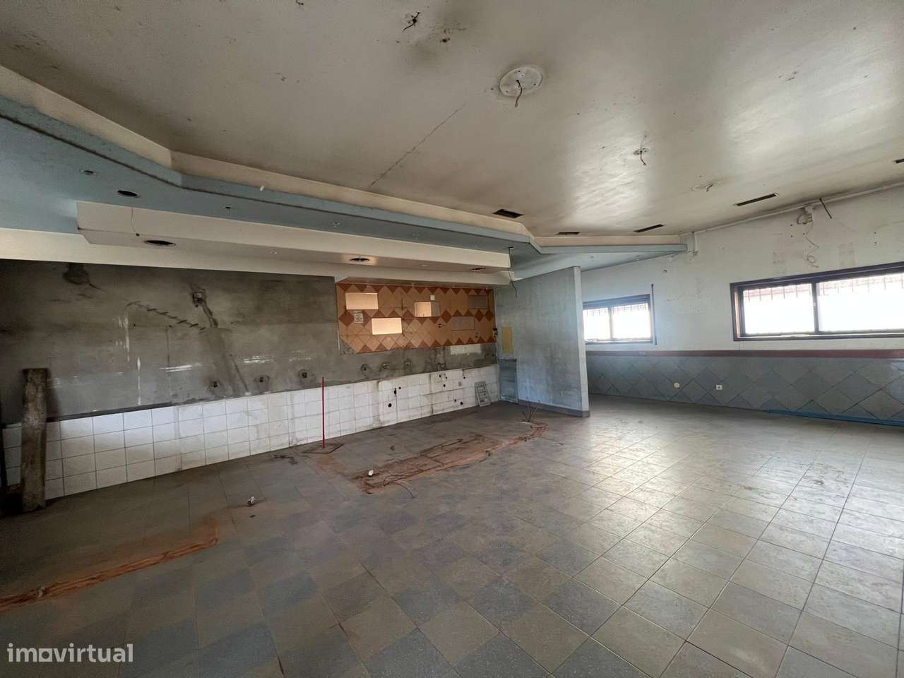 Loja / Armazém com Logradouro em Valongo – Ideal para Serviços - Grande imagem: 3/20