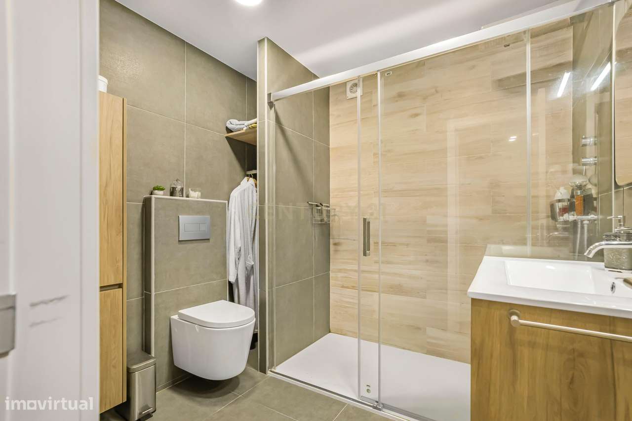 Qualidade de Vida e Bom Gosto nos Jardins de Santiago - 4 Quartos e 3-21