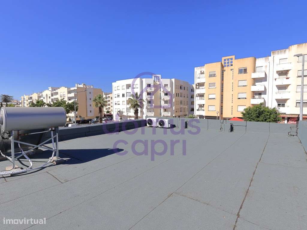 Moradia T2+1 com Garagem e Quintal em Olhão-28