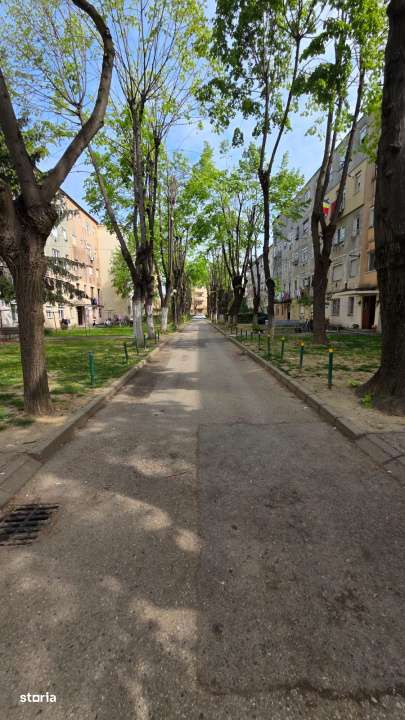 Apartament 3 camere – Zona Solidaritatii, etaj intermediar-1