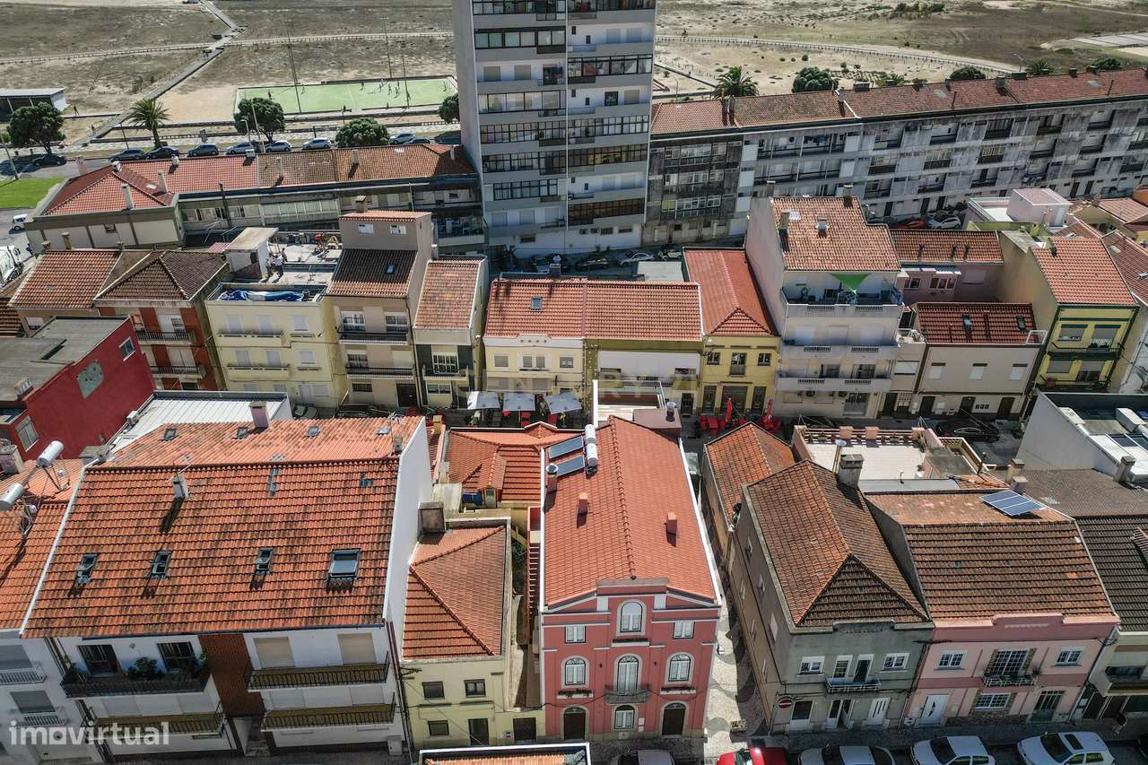 Edifício reabilitado e transformado em hospedagem com restaurante - Grande imagem: 4/60