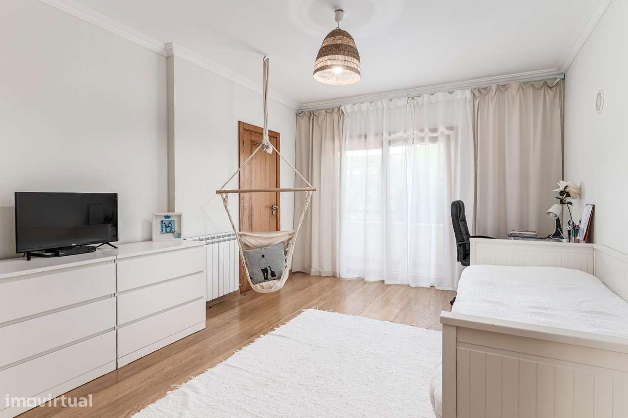 MORADIA ISOLADA T5 NA PÓVOA DE SANTA IRIA-18