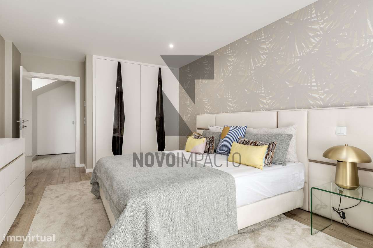 T4 Duplex de Luxo Mobilado, com 2 Terraços e Box para 2 Carros | Mo...-40