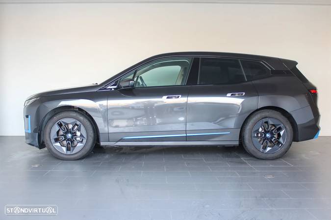 BMW iX xDrive 40 - 5