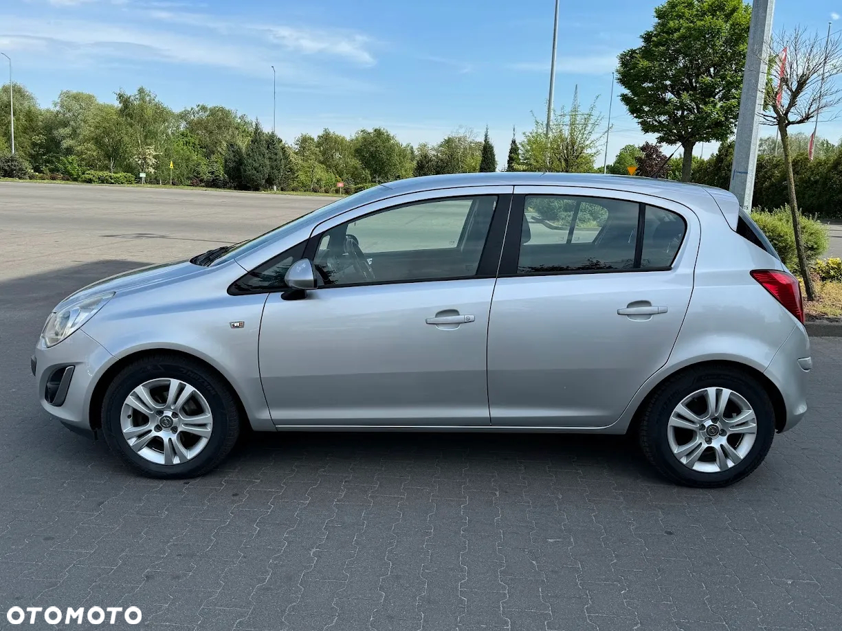 Opel Corsa 1.2 16V Essentia - 29