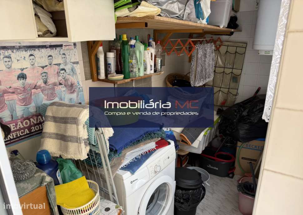 Apartamento T2 com terraço, junto à Avenida da República-15