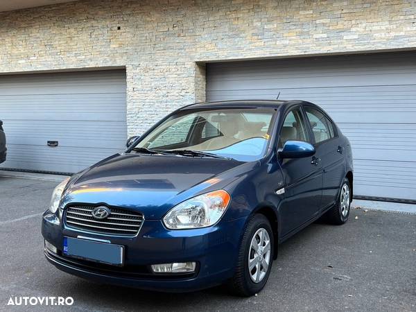 Hyundai Accent - 2