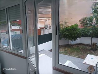 Apartamento Amadora T2 com quintal **OFERTA DE ESCRITURA**