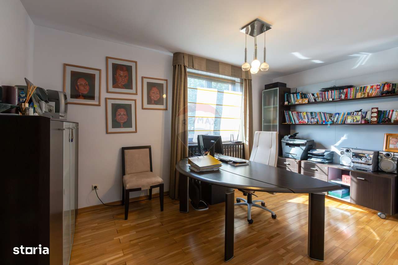 Vilă cu 7 camere de vânzare în zona Centrală Orașul  BUHUȘI - Imagine principală: 5/20