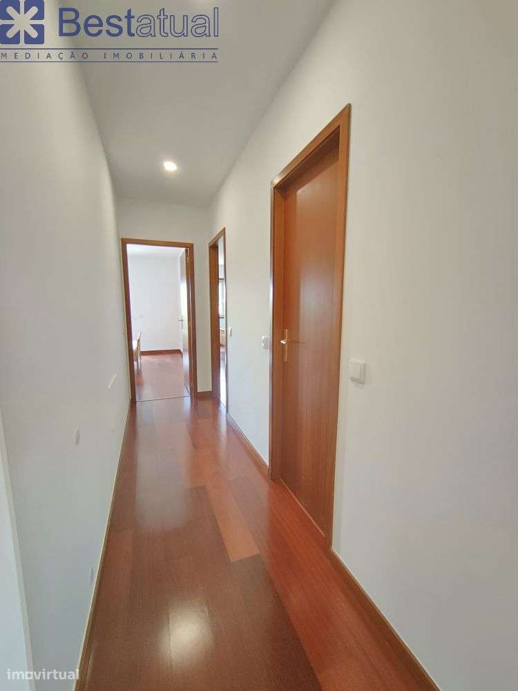 T2 Mobilado/Equipado-Cond. Fechado C/Piscina -Ofir-24