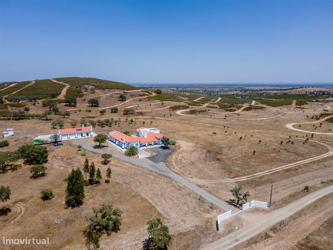 Monte alentejano com 28 hectares - Grande imagem: 4/55