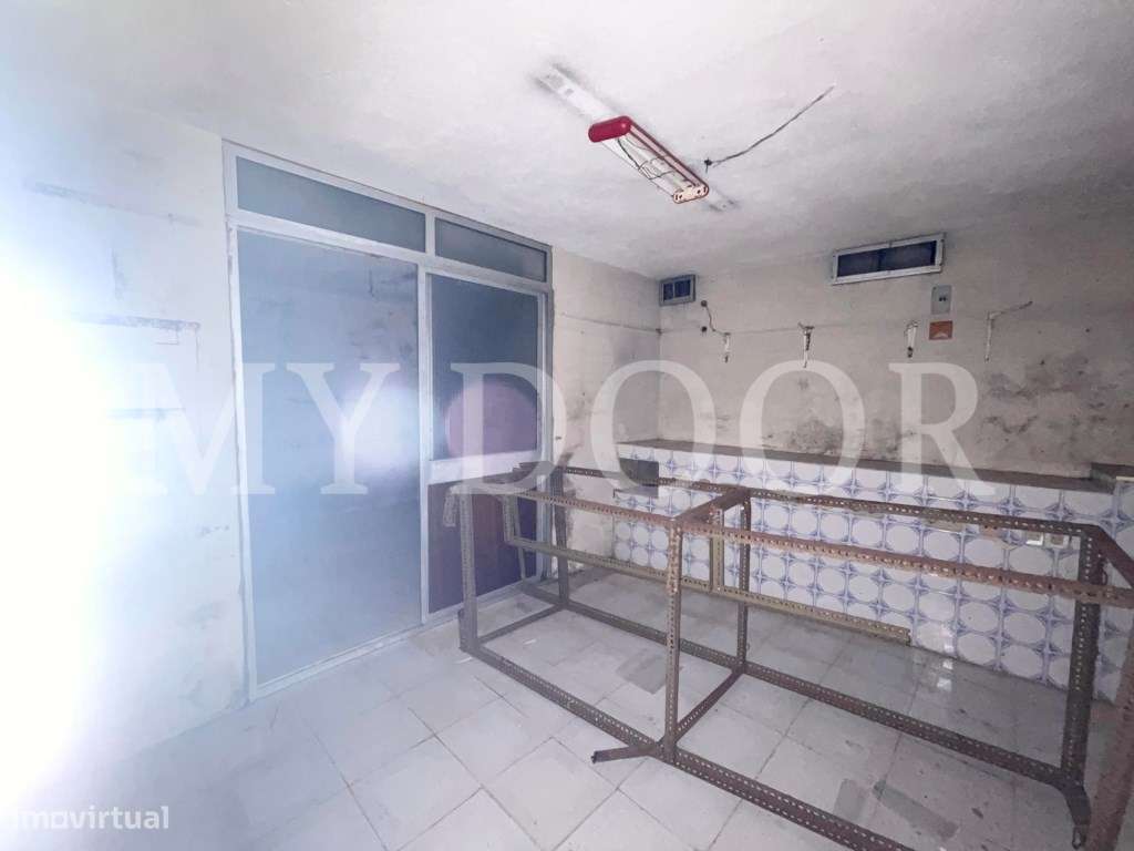 LOJA c/ Cave - Moscavide - Ideal para Comércio / Serviços - CENTRAL - Grande imagem: 5/7