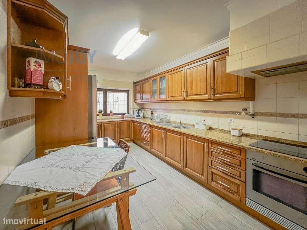 Simpático Apartamento T2 para Venda em Alvide-24