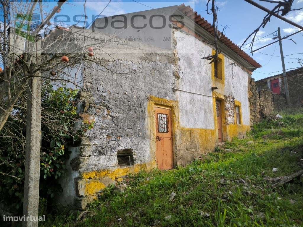 Moradia para Recuperar com Quintal - Grande imagem: 5/20