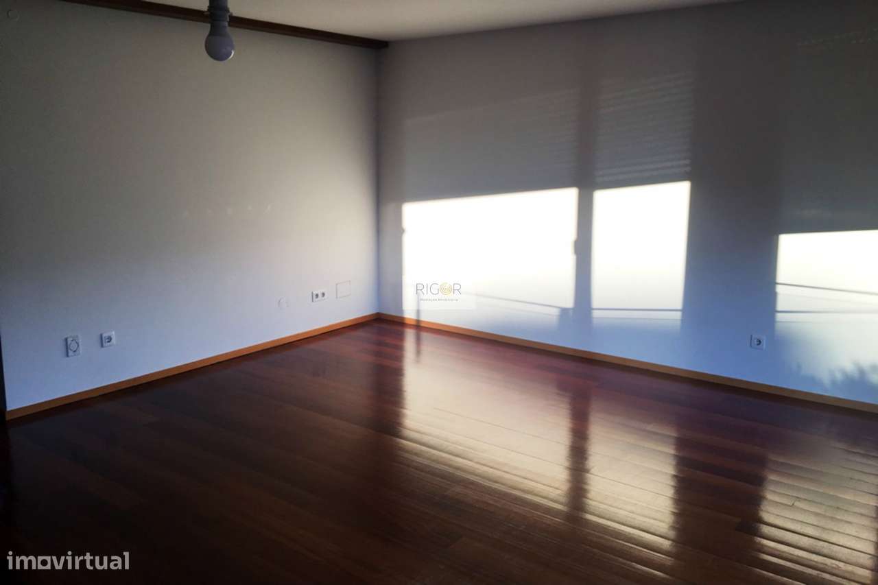 Apartamento T2 Dúplex em condomínio fechado com piscina - Grande imagem: 5/21