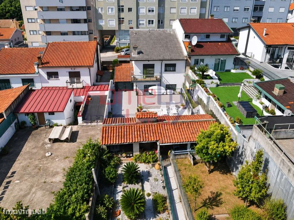 Moradia T4 em Fânzeres-50
