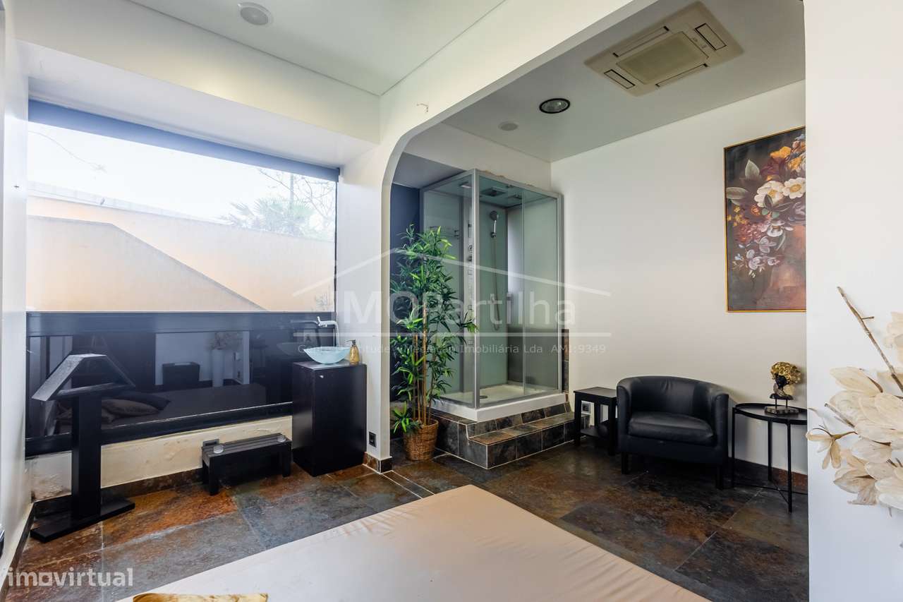 Loja com projeto aprovado P/ T2 na Parede - Cascais-4