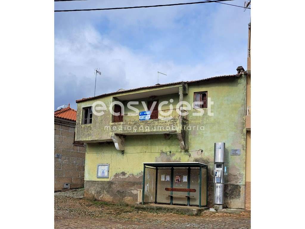 Moradia para recuperar na aldeia de Souto da Velha, Torre de Moncorvo. - Grande imagem: 2/13