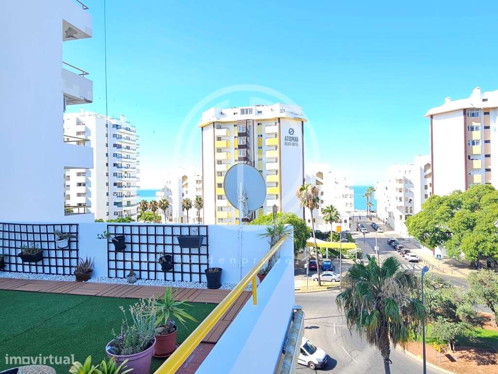 Apartamento T2 em Quarteira, com espaçoso terraço, e perto da praia-16