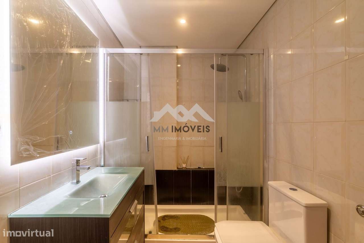 Apartamento T2 | Baguim do Monte | Renovado | Varanda | Metro | Lugar - Grande imagem: 2/30