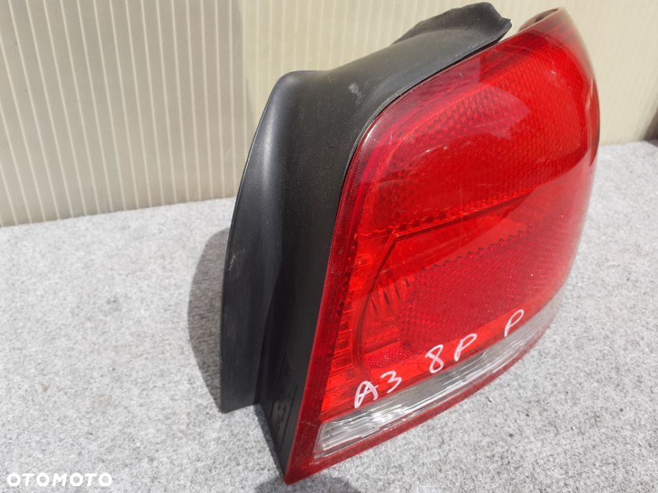 AUDI A3 8P LAMPA TYŁ TYLNA PRAWA - 2