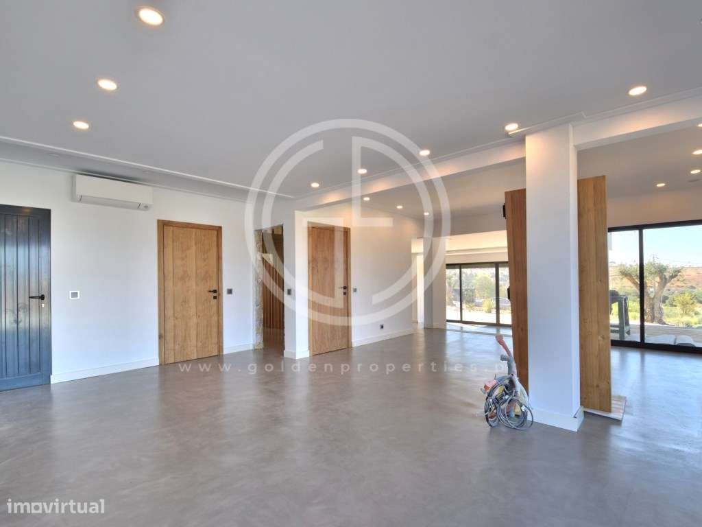 Invista na sua casa de sonho! Moradia T5 em Quarteira, perto da Pra...-6