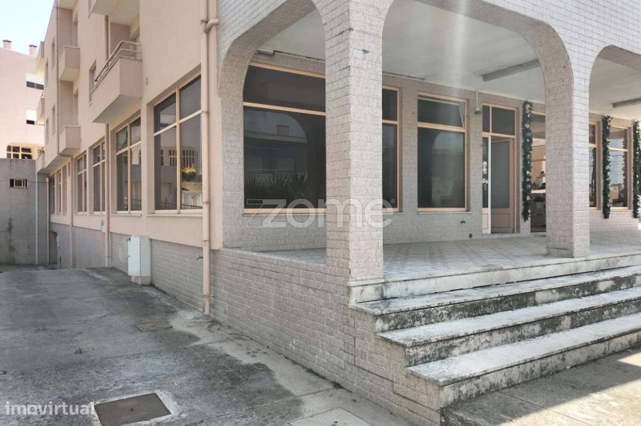 Espaço Comercial com Projeto T3/T4 | 170m² + Garagem | Perto da Pra... - Grande imagem: 5/17