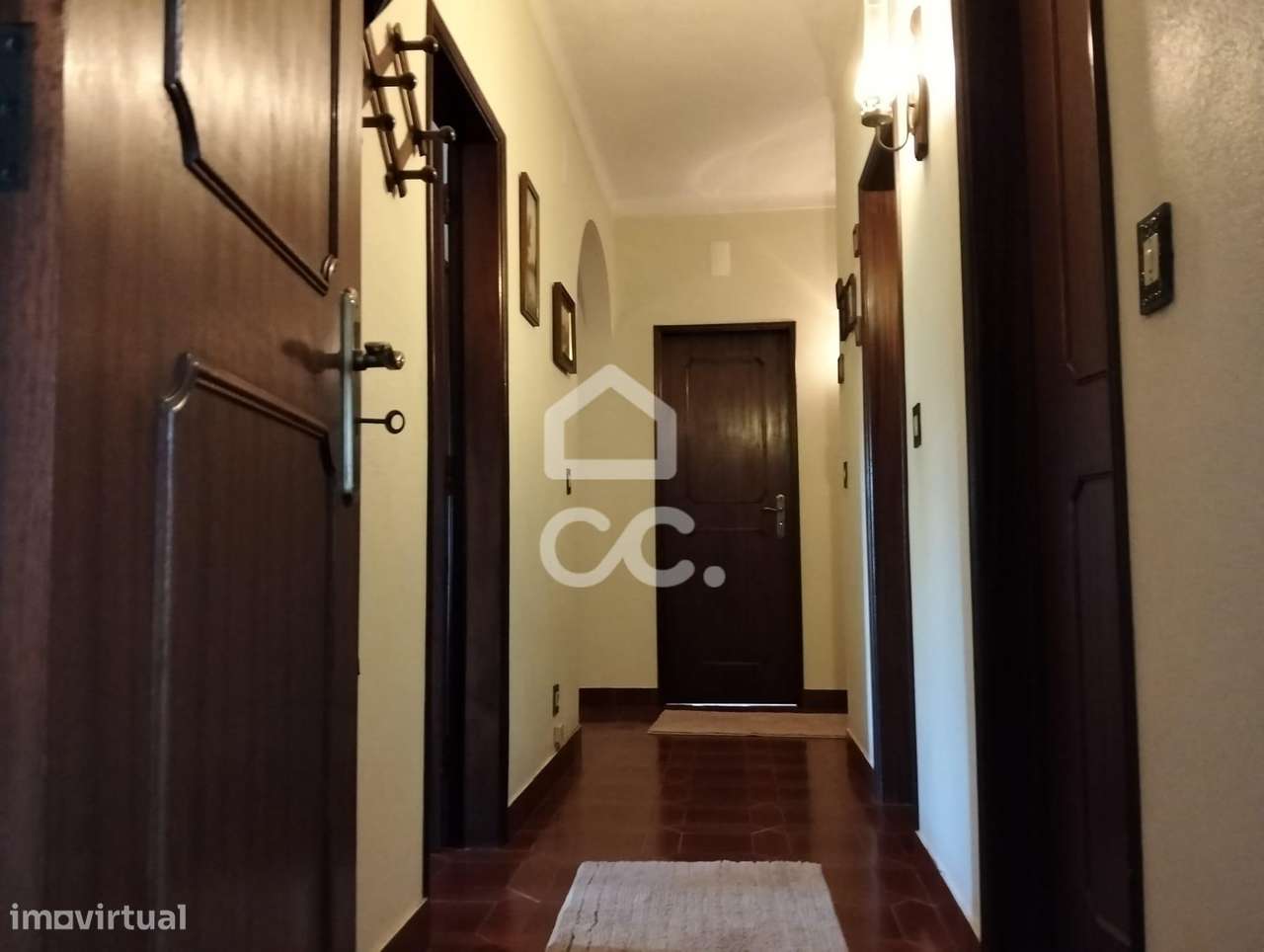 Moradia T5 inserida em lote de 376 m²-14