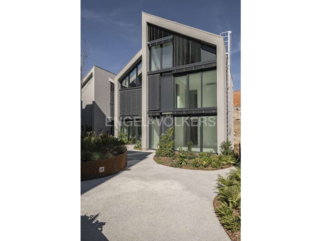 Apartamento luxuoso T3 com jardim, terraço e elevador privado no Em... - Grande imagem: 4/31