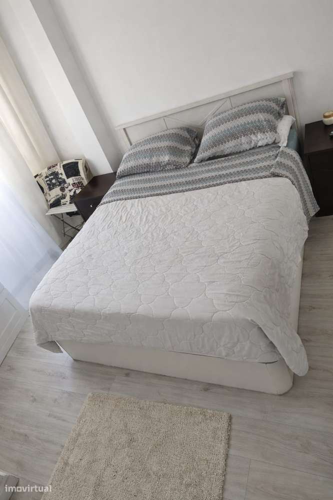 T3 com 2 casas de banho e boas acessibilidades-13