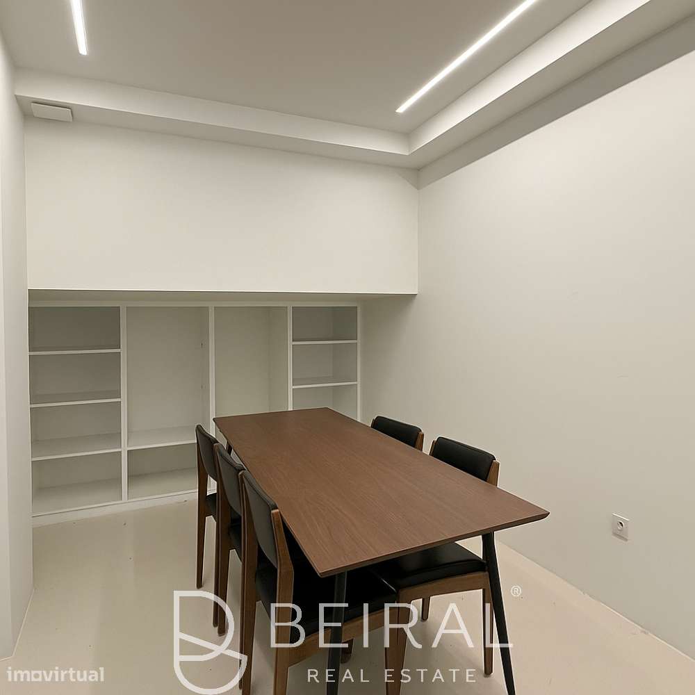 Espaço comercial espaçoso e luminoso no centro de Lisboa-14