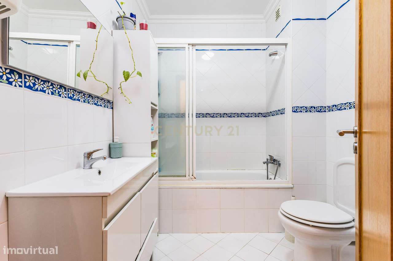 T2 na Nazaré com boas áreas e lugar de garagem-9